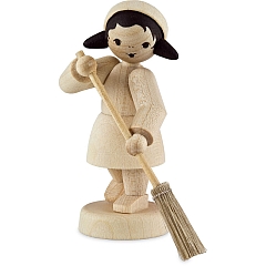 Girl with broom • natural