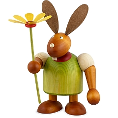 Maxi Hase grün mit Blume 24 cm